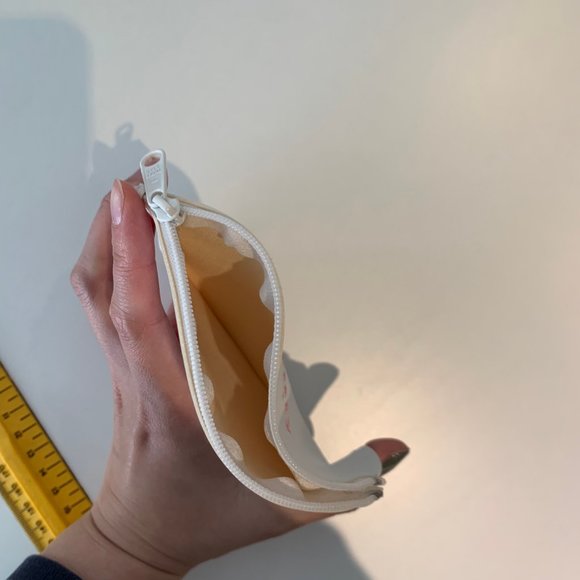 Vintage 1993 Hello Kitty Zipper pouch - Picture 5 of 5